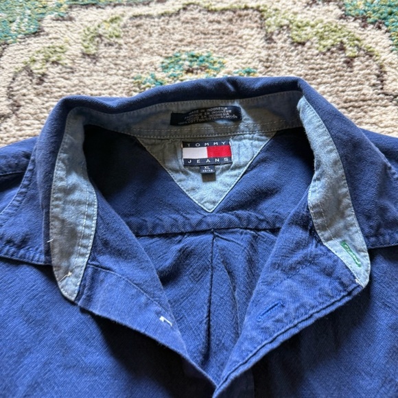 Vintage Tommy Jeans Tommy Hilfiger Men's Blue Denim Button Down Shirt - Picture 6 of 7